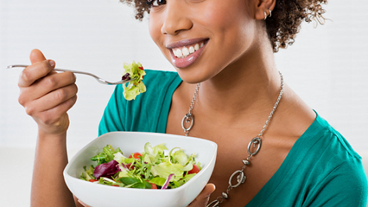 black-woman-eating-healthy Its So San Diego